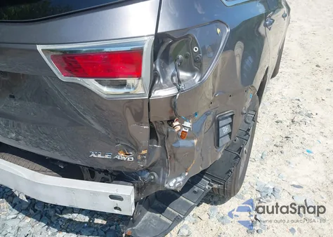 2014 Toyota Highlander Xle V6 z USA, uszkodzony, nr VIN 5TDJKRFH4ES063381